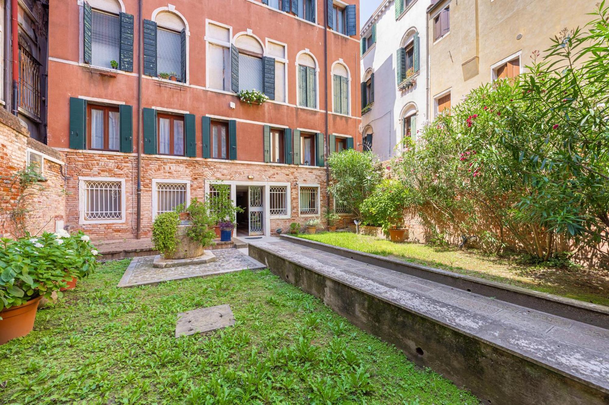 Ferienwohnung Luxury Penthouse With Terrace Venedig Exterior foto